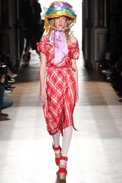 Look 48